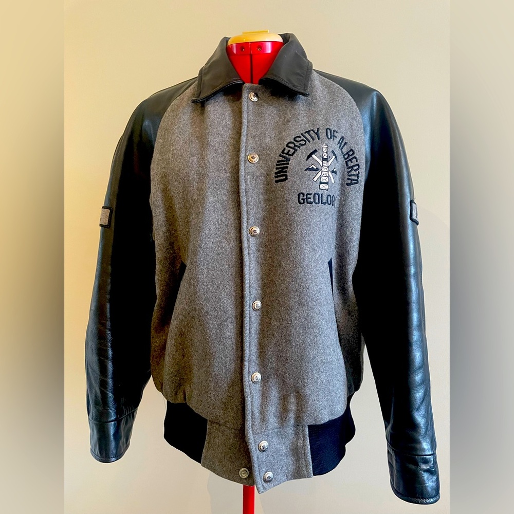 Varsity Jacket vintage U of A Geology with patches. Excellent condition Sz. 44
